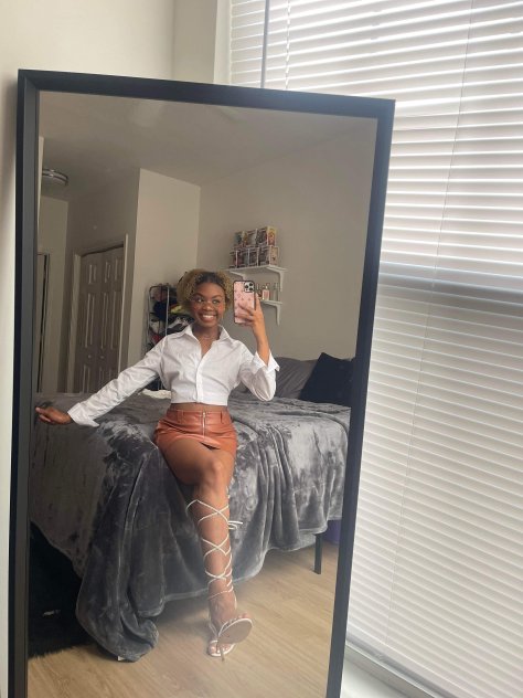 I’m available for both incall and outcall hmu if you need my services