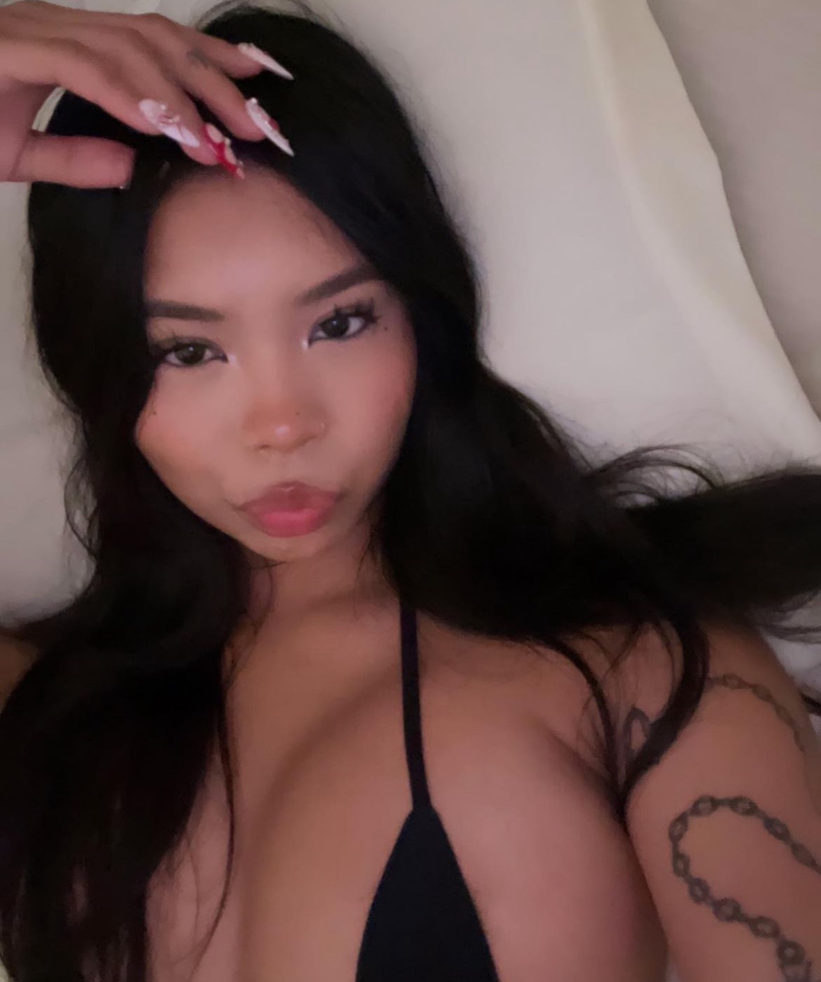 snapchat:lizzybabrie👅🍆💋i squirt 💦 and ready for fun
