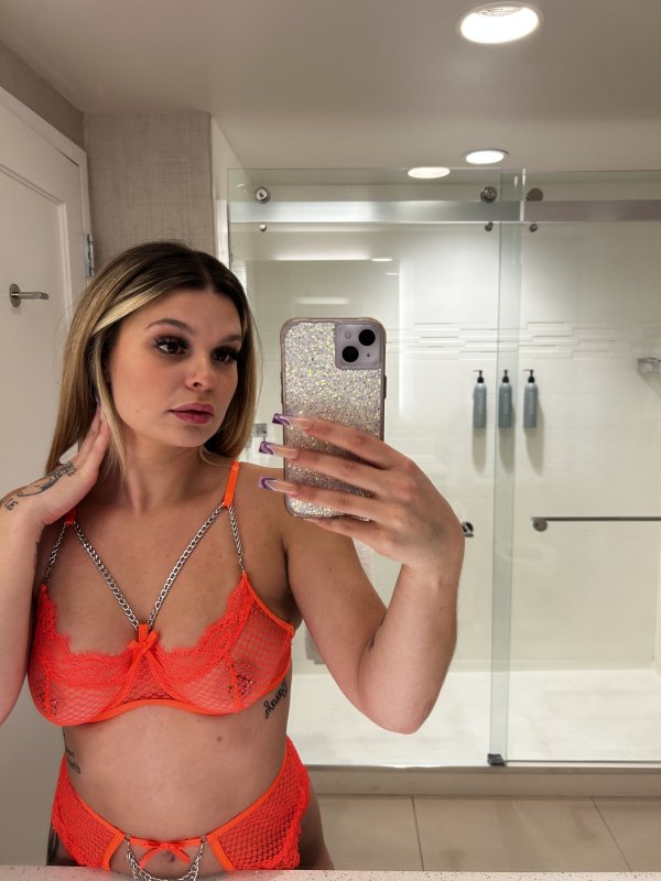 Beautiful blonde Upscale Experience