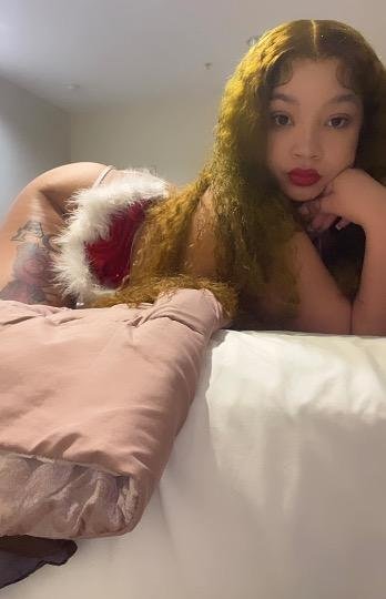 Bi-Racial Porn Star ✨ Bet She Cant BLOW BUBBLES On It!!! 👄🫦