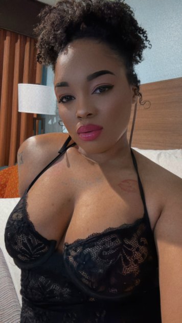 Beautiful, Caribbean Goddess Candii🍭🥰