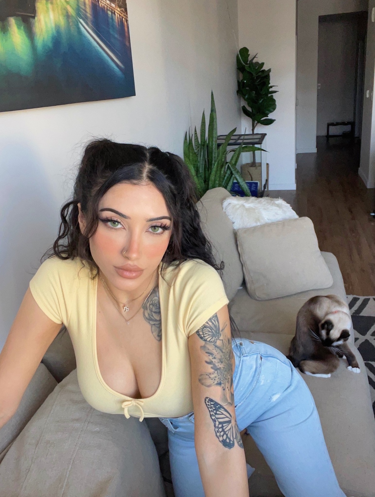 WHERE ARE THE BAD BOYS AT ? LETS HAVE A GOOD TIME! 💋
