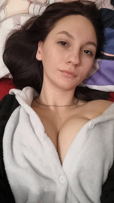 Hey daddy, wanna fuck? Hit me up now! Text: +1 (910) 352-8925