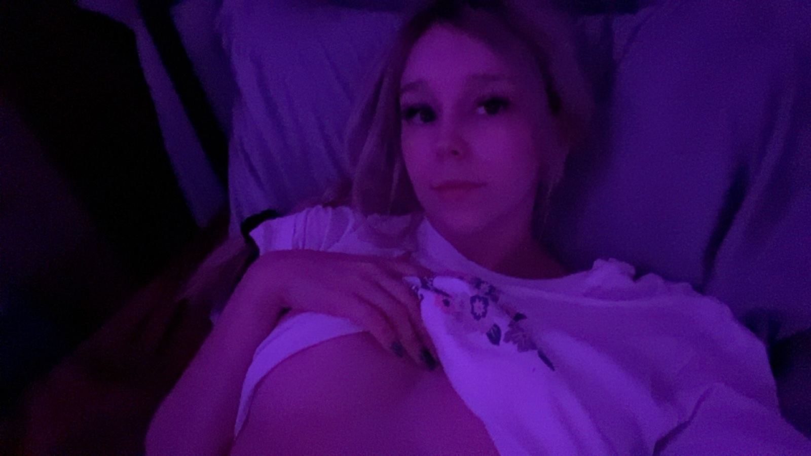 Hi!! I provide all kinds of massage and bodyrubs with happyending.Incall and out