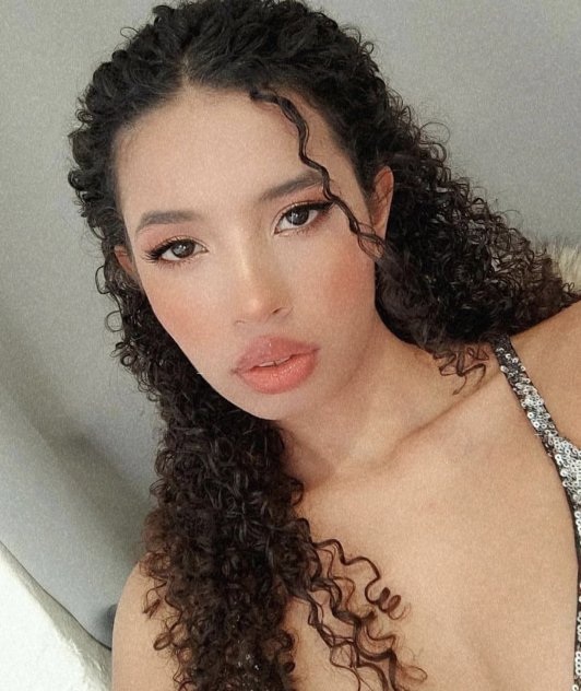 Available to offer you good times fun, hmu on instagram; Miriam_dykes2