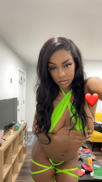 Come Sneak Away N Play 😩💦
