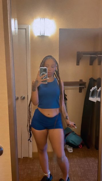 READY TO HAVE A GOOD 😋TIME WITH MY WET 💦TINY P***Y?? HIT ME UP, I’M