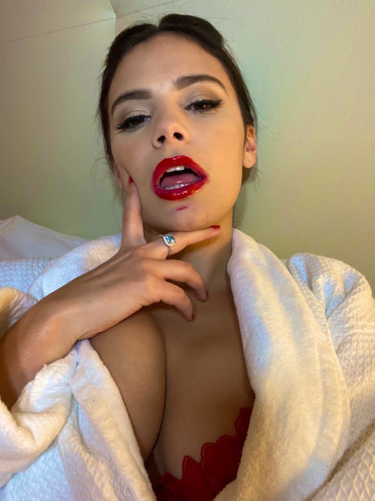 I’m available for both incall and outcall service🍆🍑💦