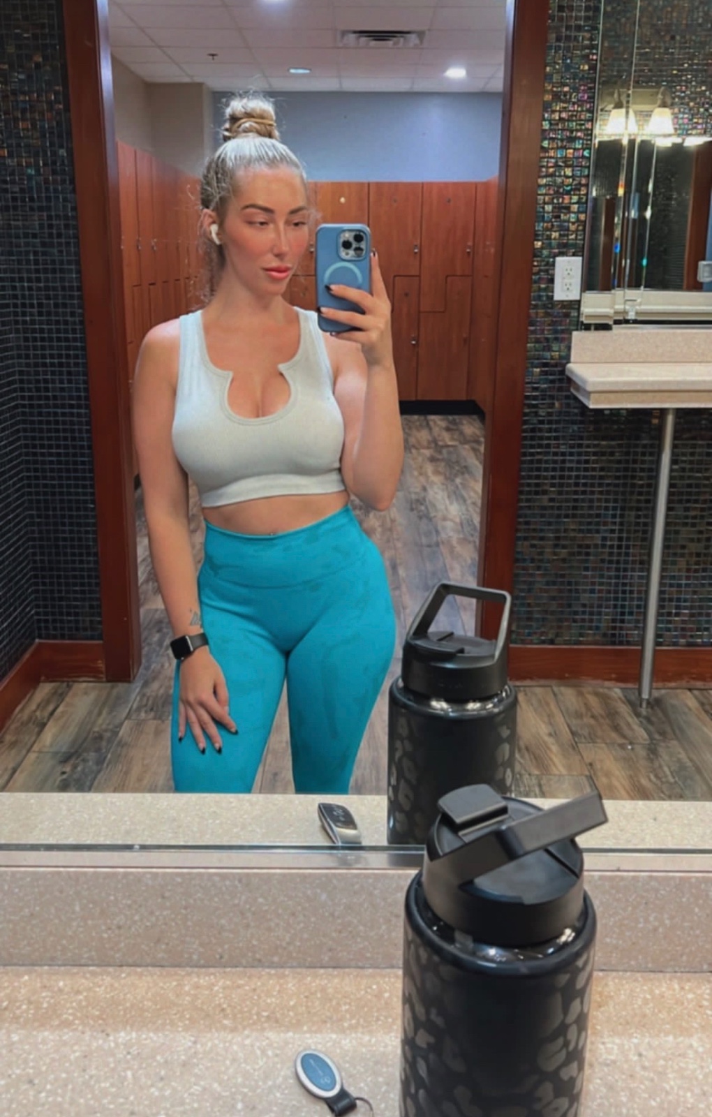 Dinner tonight bills on me, I’m only interested in a serious relationship I don’t take money for sex
