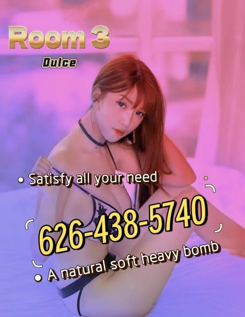 6 ladies parachuted into your city🍑