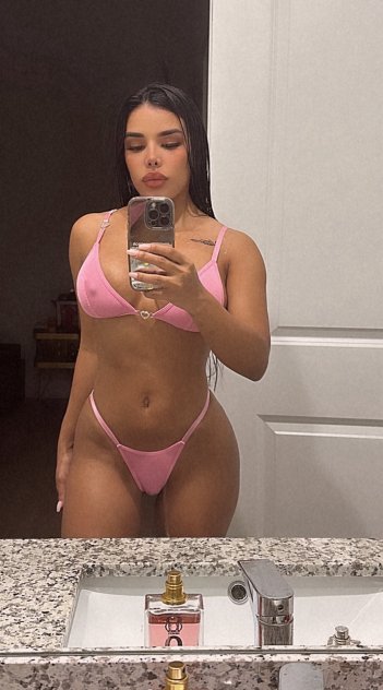 Latina mami