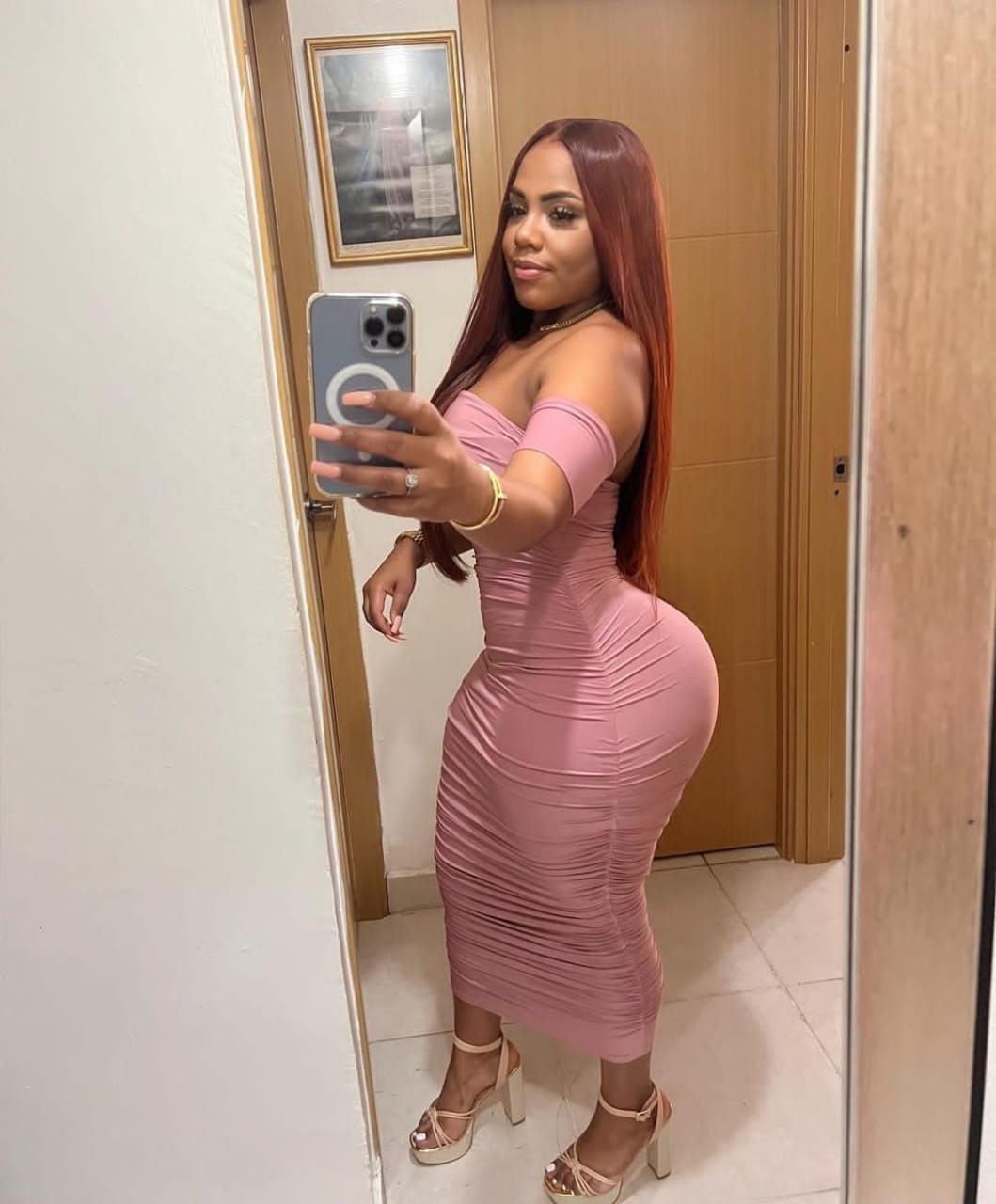 Do you like the sexy and hot big ass and busty brunette willing to do everything?