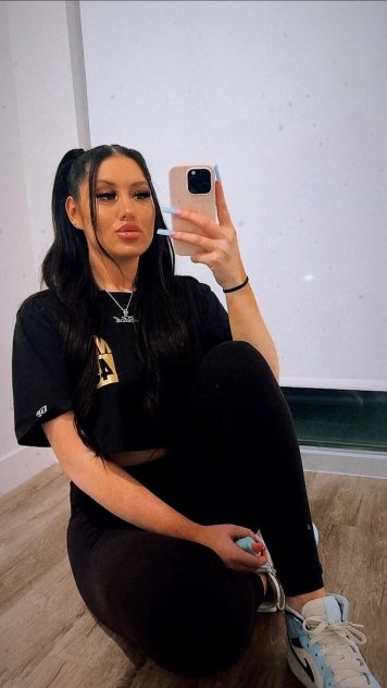 Sexy Brunette Ready To Play..