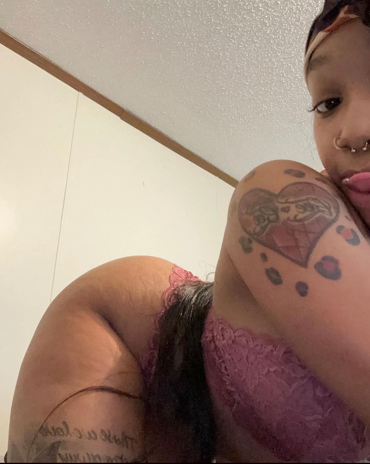 Down to fuck HMU