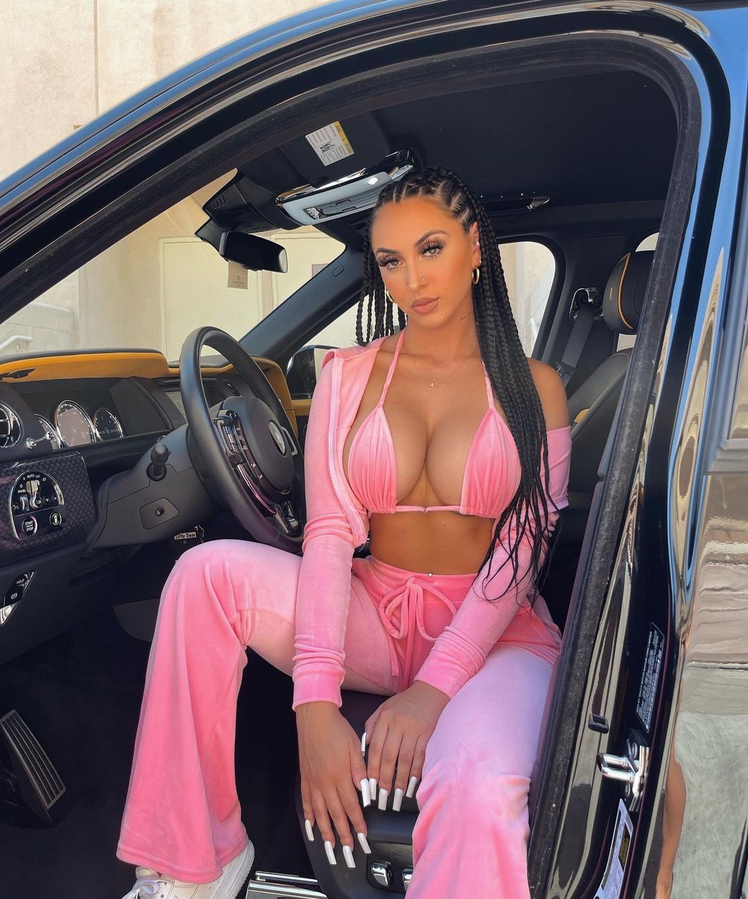 escorts