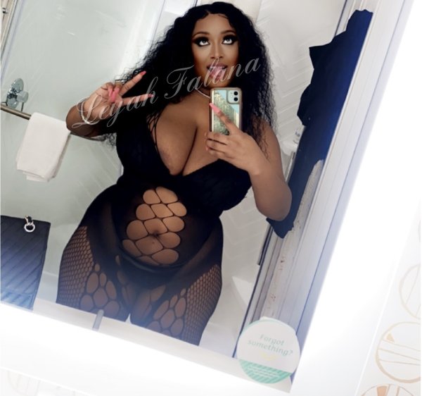Leyah Falana⚜️ 𝕸𝖎𝖘𝖙𝖗𝖊𝖘𝖘 or 𝓑𝓲𝓶𝓫𝓸 𝓟𝓵𝓪𝔂𝓭𝓸𝓵𝓵 ?