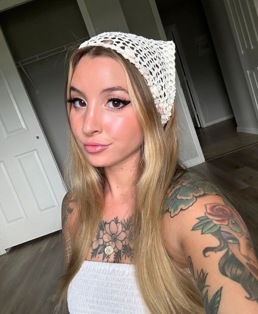 HOOK UP AVAILABLE 🥰😘❤️👅