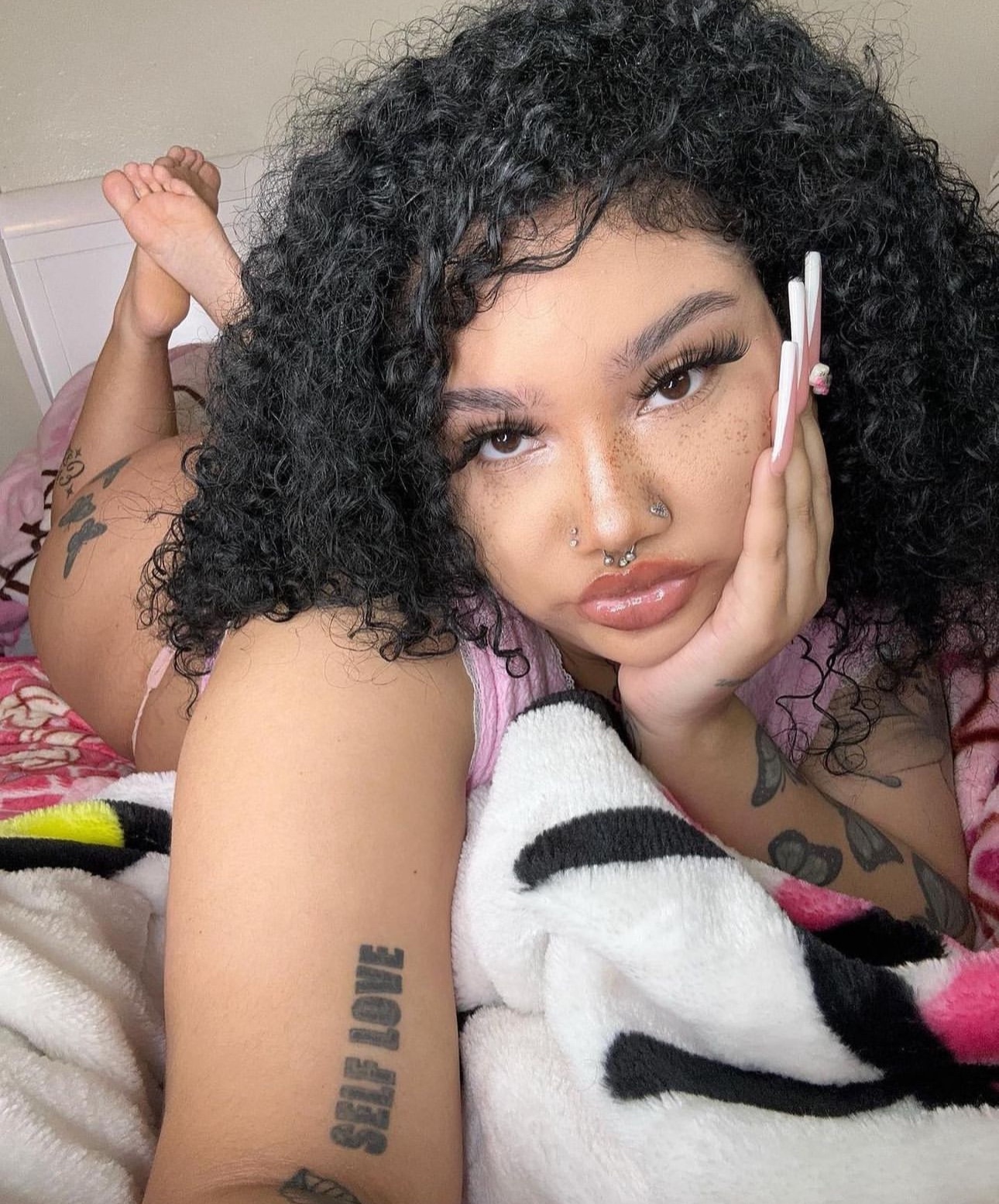 I’m available for hooking up services and online services
