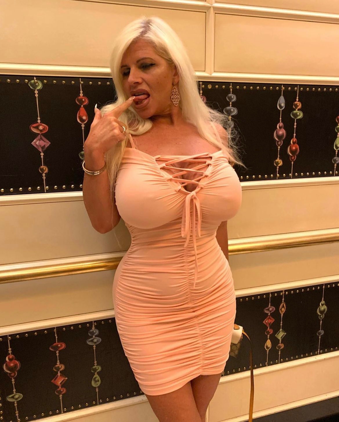 escorts