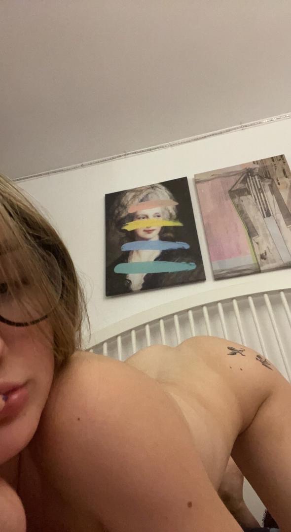 Hookup😍💦Text me:-2404886778..sc:-biggest_pizzle if you’re down for nastysex hookup and nudes