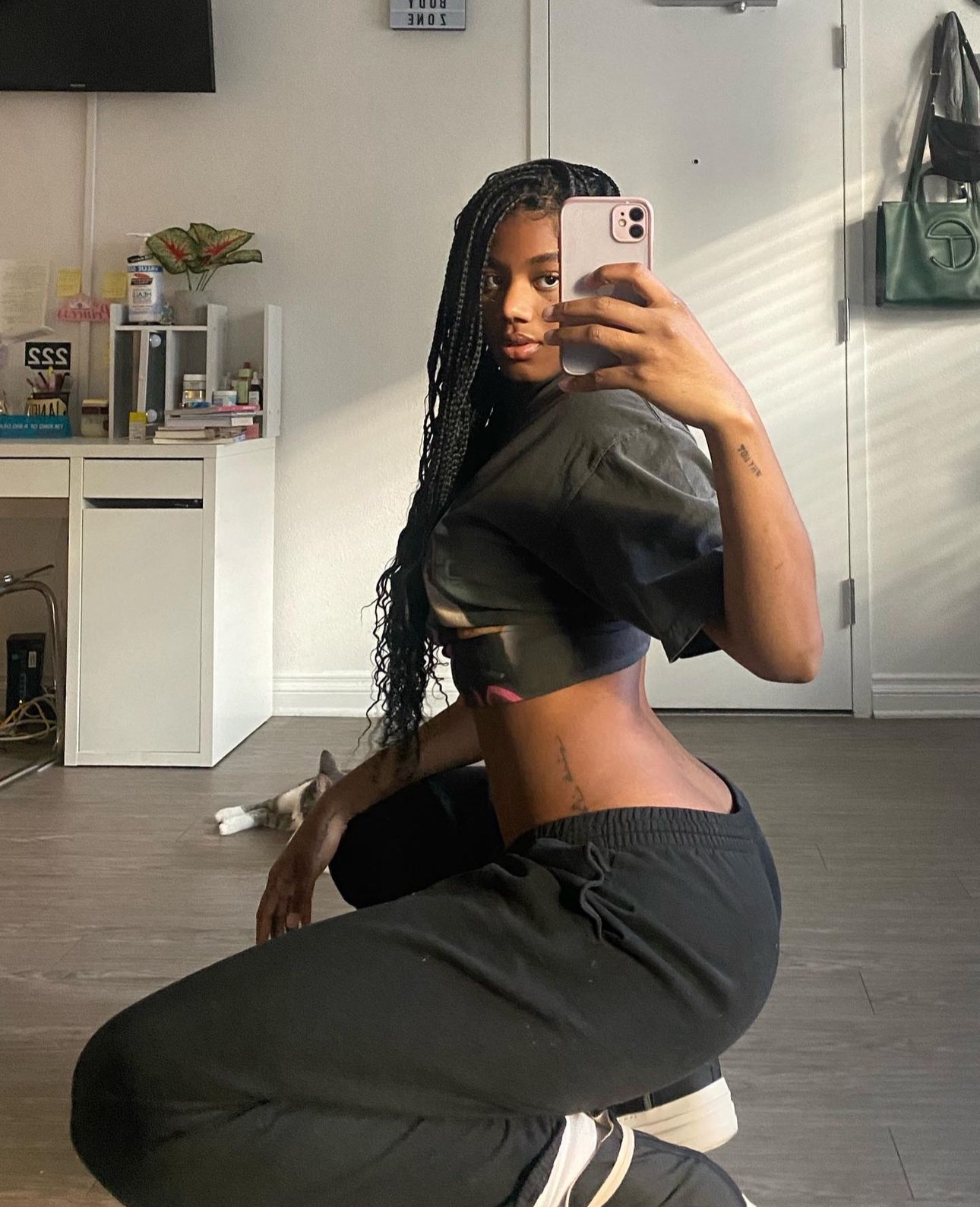 JUICY & SUBMISSIVE 😍🍑👅👅