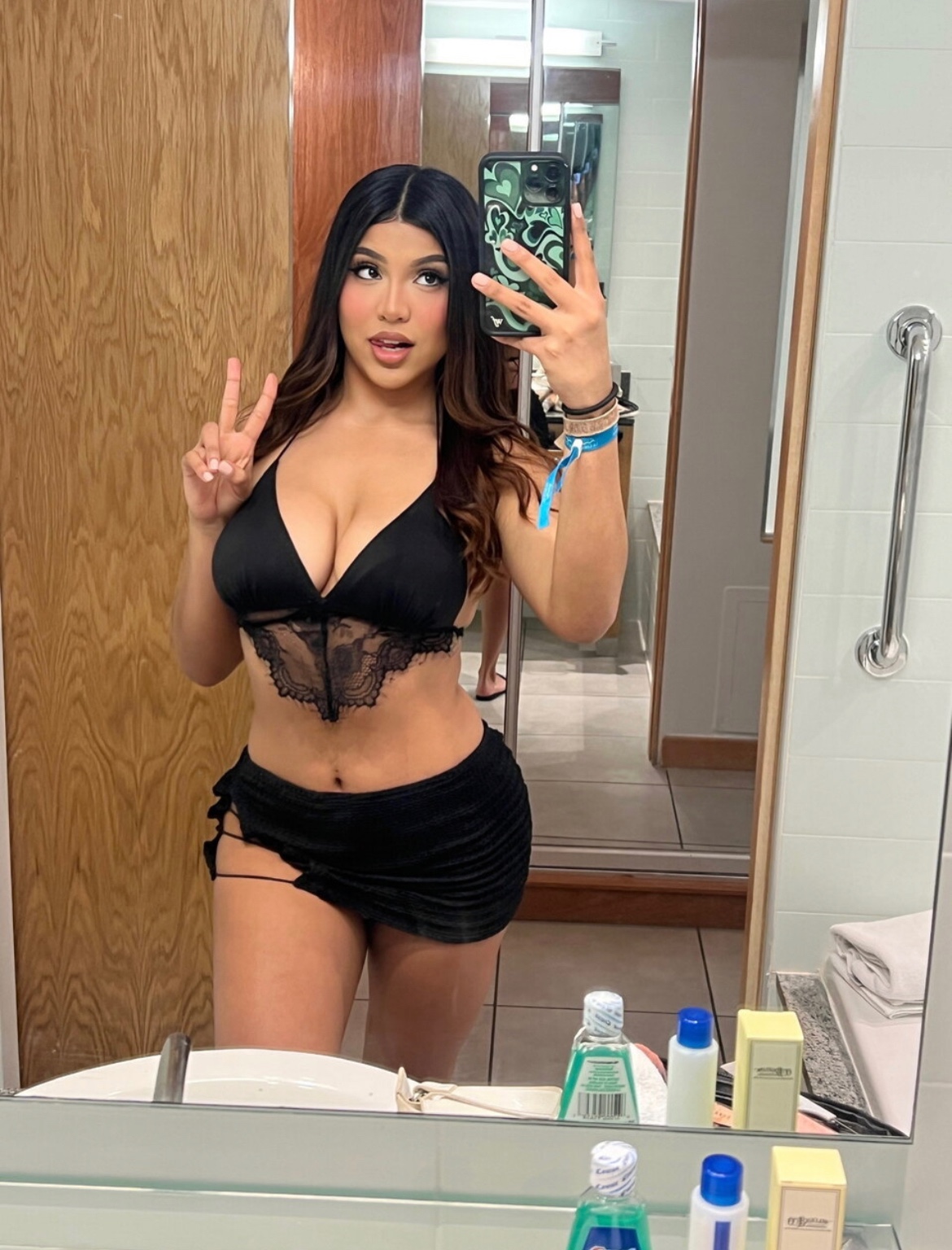 Hey daddy, wanna fuck? Hit me up now! Text: +1 (830) 347-1949