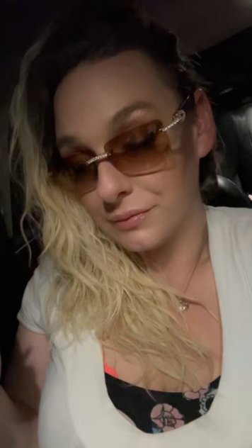 I’m available for hookup and I do selling my hot video vids of cumin