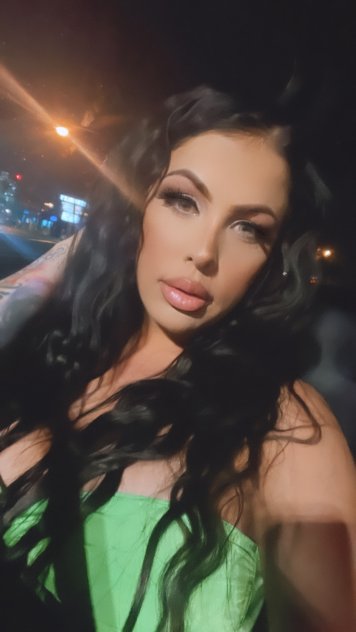 Gorgeous Green Eyed Bombshell