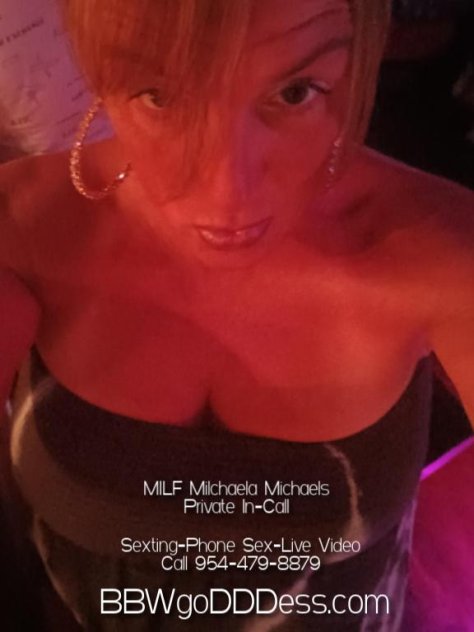 Home for Holidays₊˚🎄✩ ₊˚🦌⊹♡TGIF₊˚🎄✩Plus Size Mature Woman!