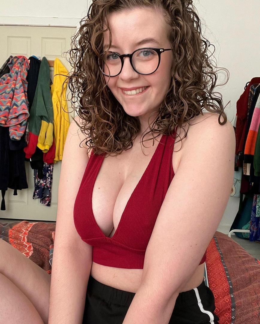 Hey daddy, wanna fuck? Hit me up now! Text: +1 256-646-3543