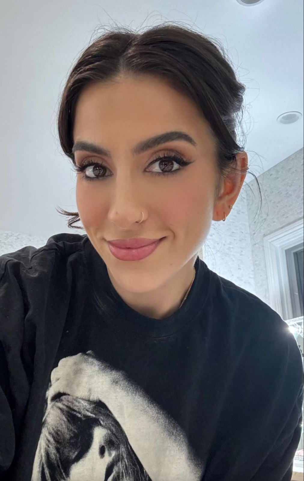 Hook up with Maija Sarah