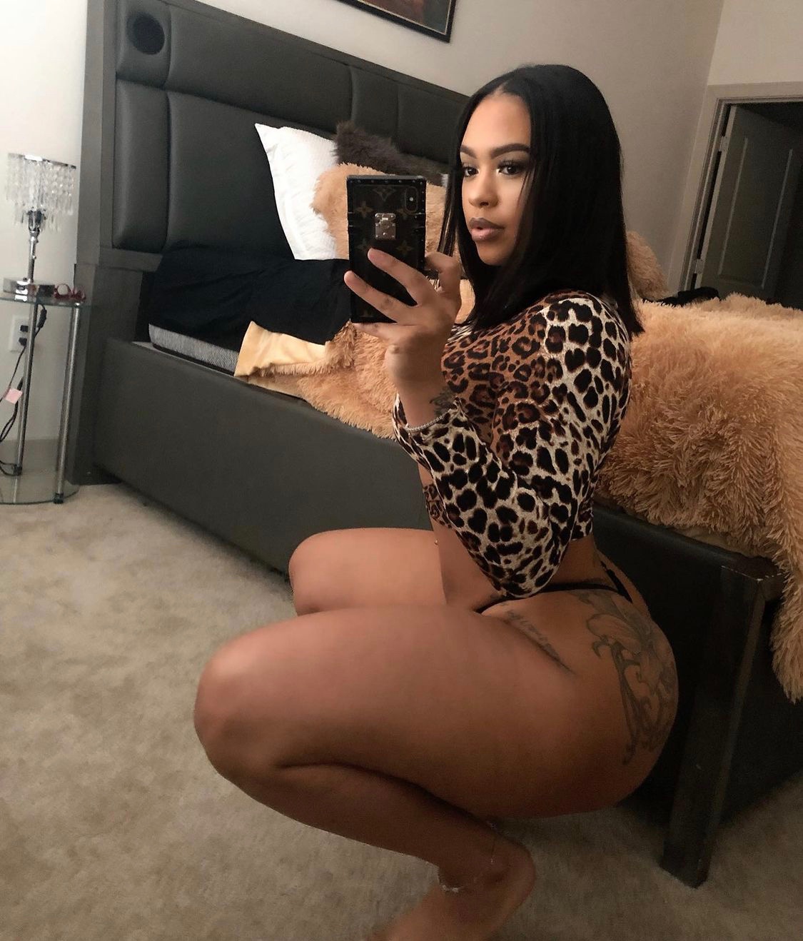 JUICY & SUBMISSIVE 😍🍑👅👅
