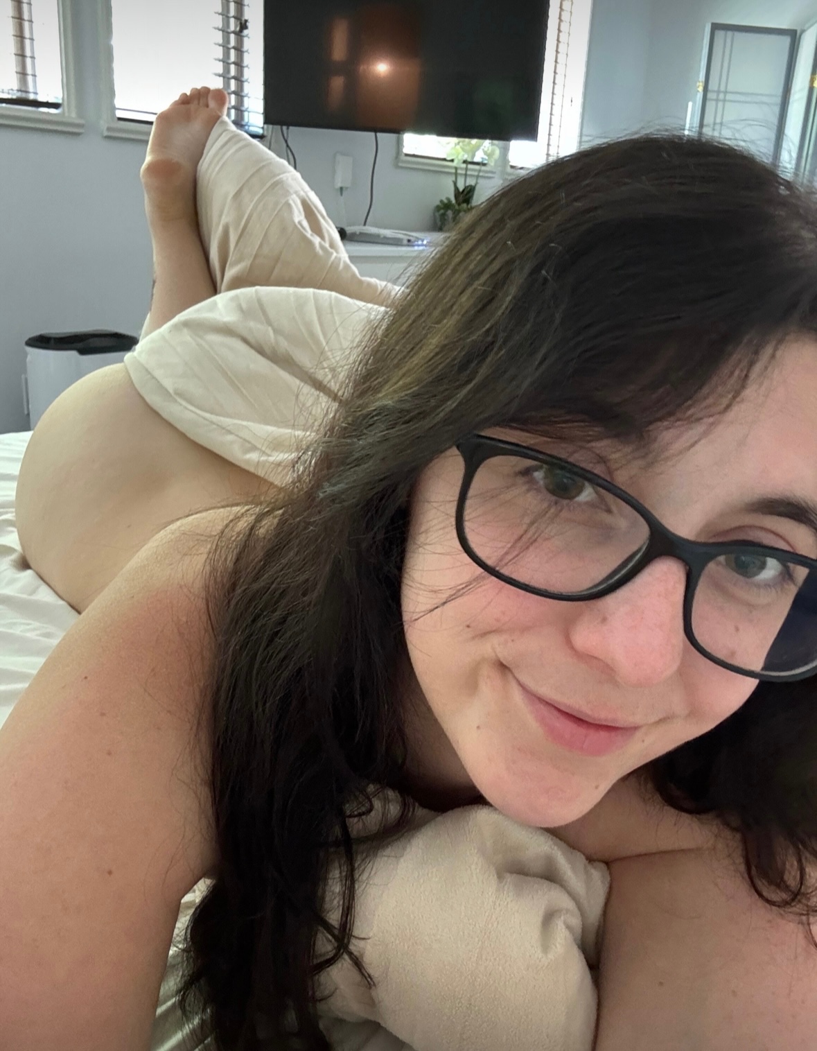🍑🍆Let’s Get Naughty Tonight – Available Now 💦