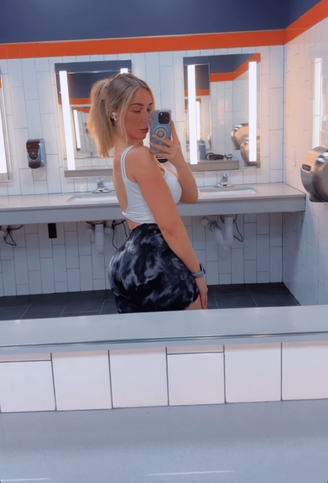 I’m only interested in a serious relationship with a mature man, I don’t take money for sex, no game