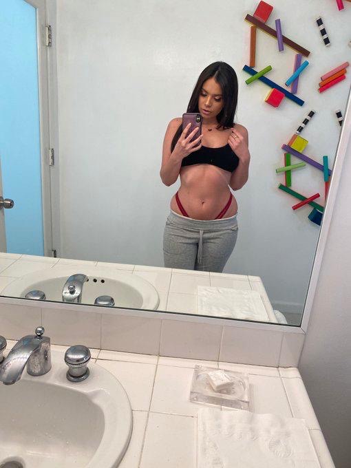 🍑🍆I AM AVAILABLE FOR INCALL AND OUTCALL SERVICE💦wet pussy💯