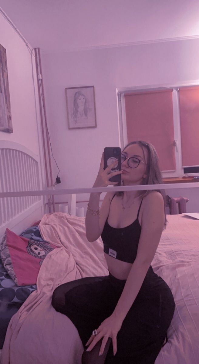 Discreet sex with Caucasian sexy girl