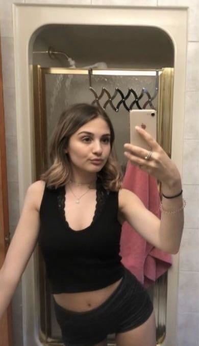 Hey lovebirds! I am Sophie, your massage and fun therapist 💋HMU on snapchat:Babysophiexo26❤️
