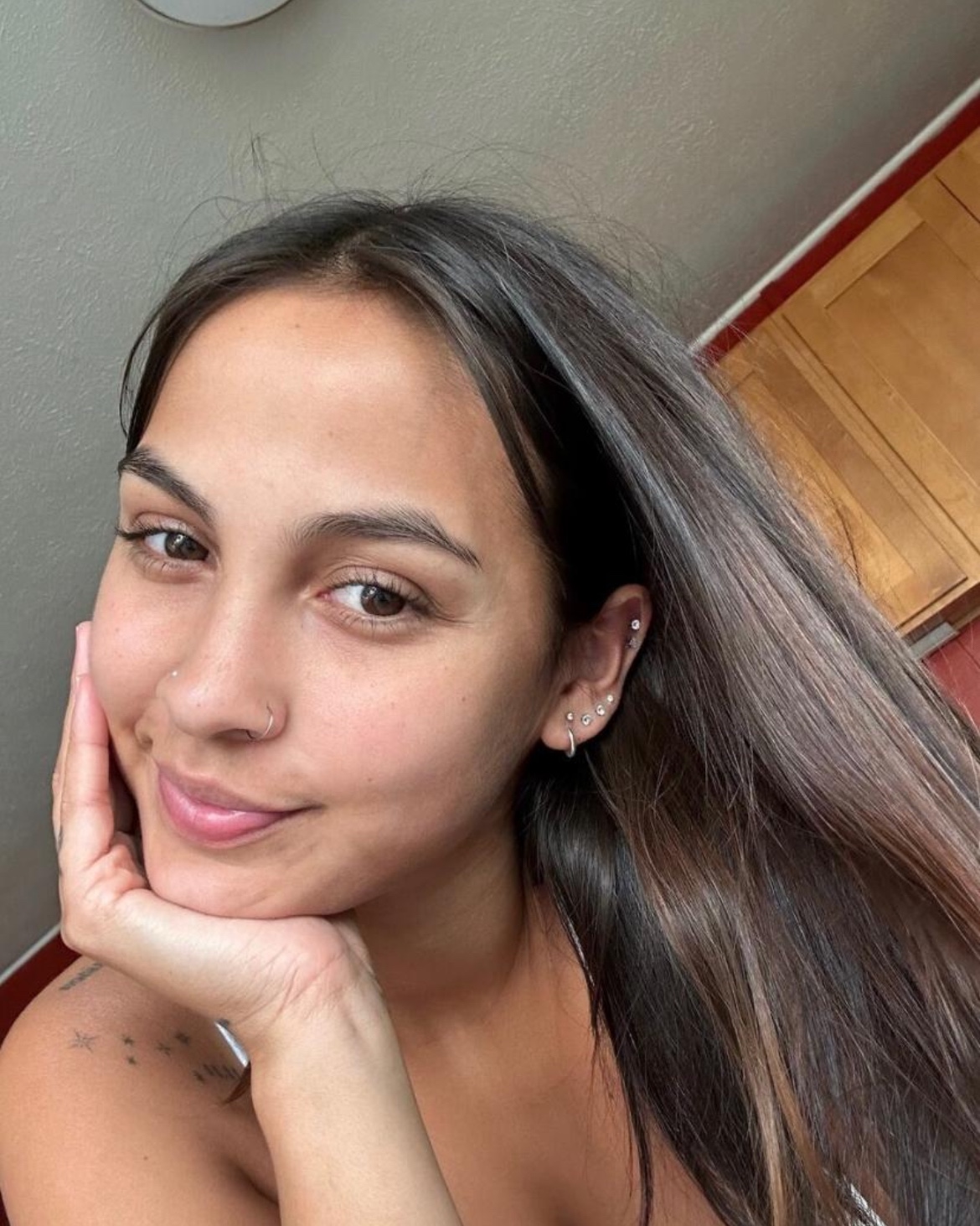 HEY PAPI 😍 WELCOME TO LIZZY’S REALM🥰 WHERE YOU’D FIND TOO MUCH OF PLEASURE 😍😍💦💦
