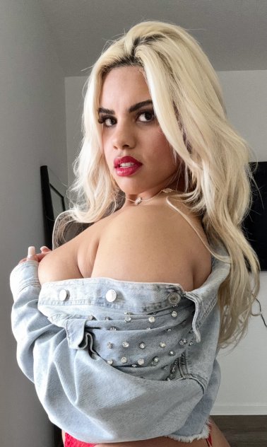 Sexy Cuban Blonde