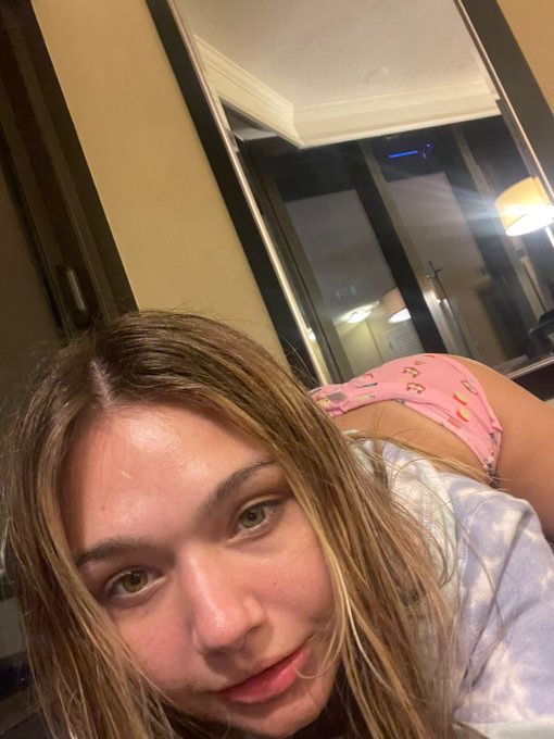 I am Sophie, your massage and fun therapist 💋HMU on snapchat: Babysophiexo26❤️