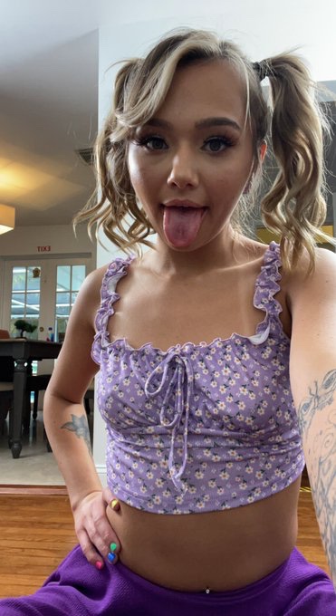 Hey lovebirds! I am Sophie, your massage and fun therapist 💋HMU on snapchat: Babysophiexo26