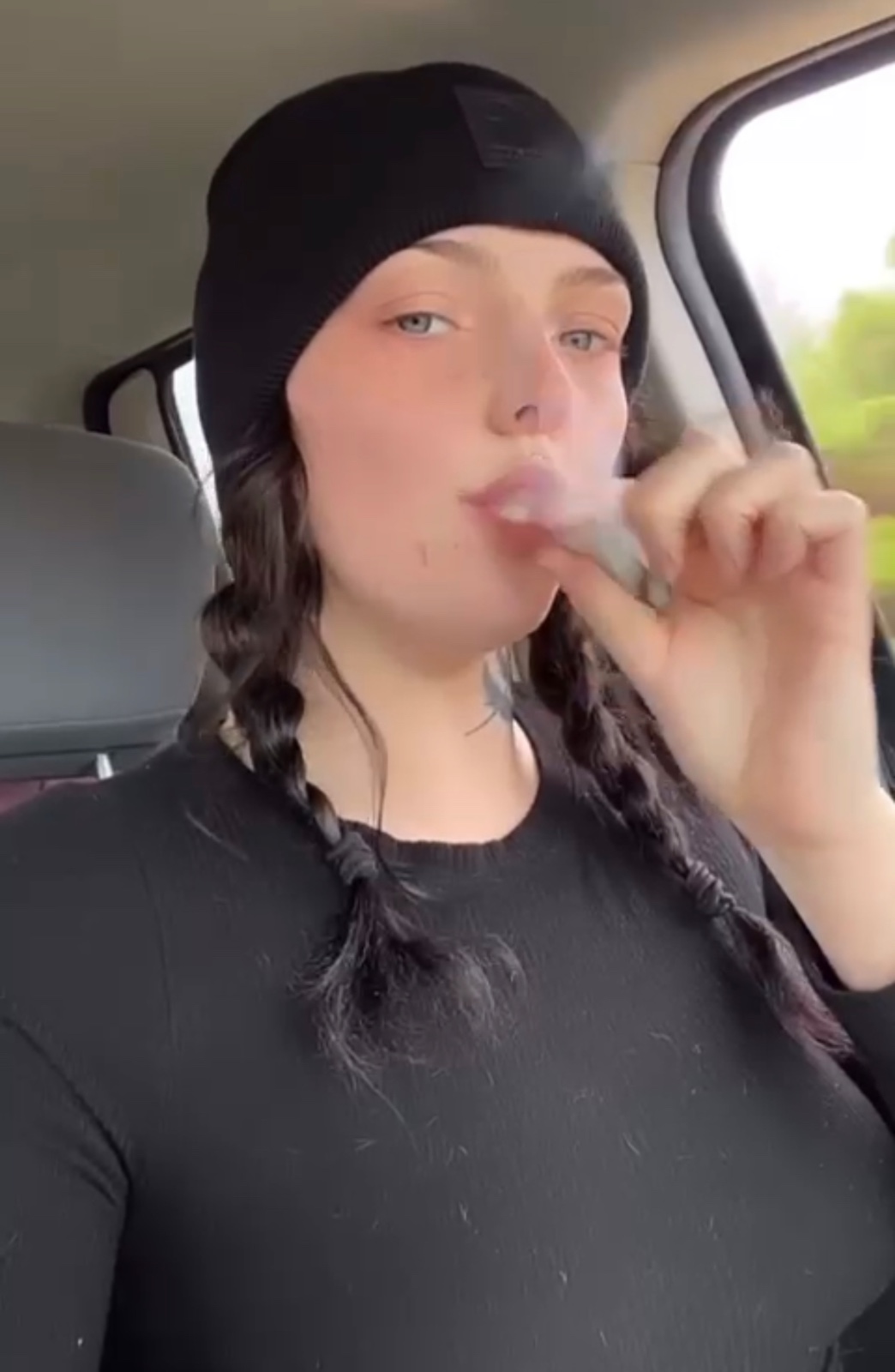 I’m Jeniffa🍑🍆  ,Sells Drugs❄️💊&weed Add me for hookup,couples fun,Bdsm