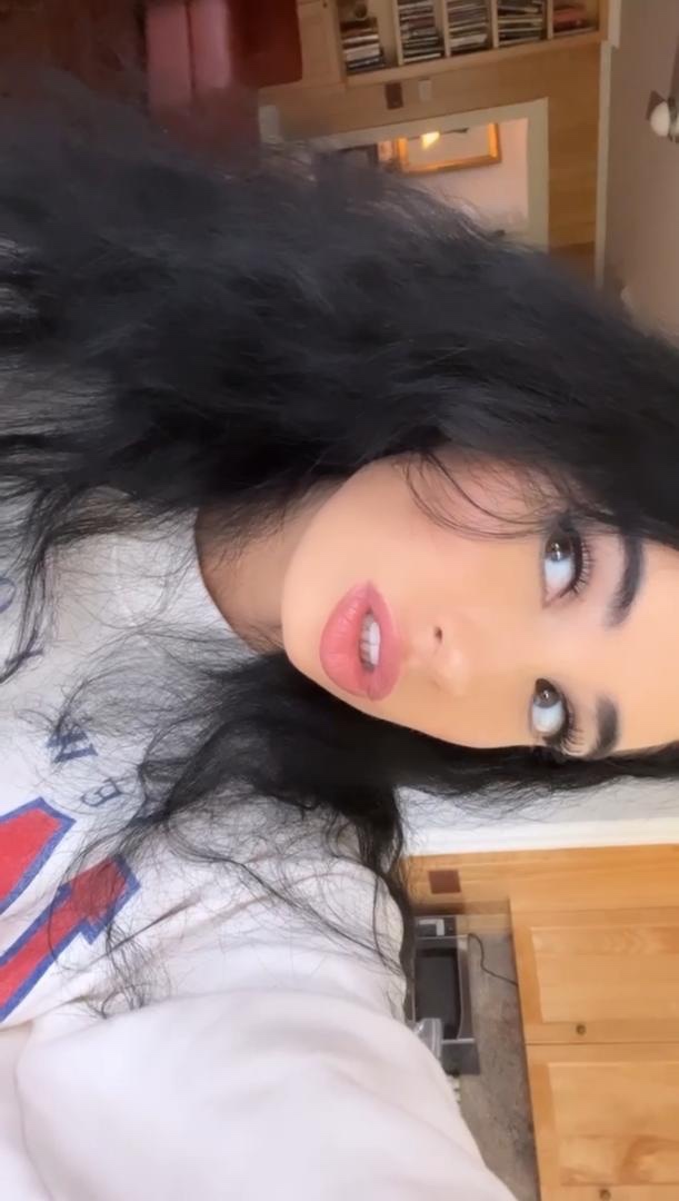 CLEAN SOFT SKIN🌹 FRIENDLY🍭🦄 I’m Charlotte and you can Hit me up on Cellphone @ +1 3104614632 let’