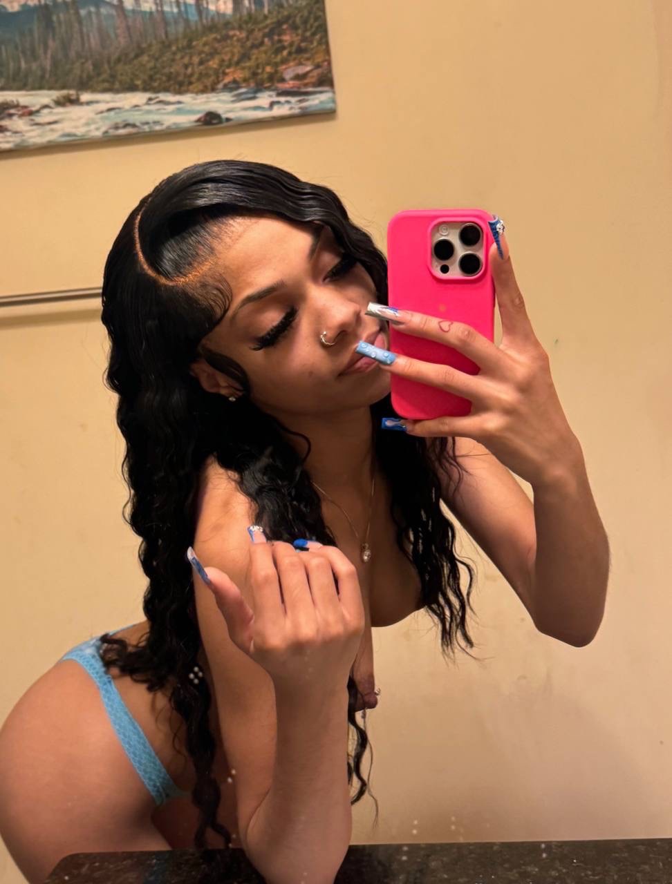 Hookup 🍆🍆 available for meet and sells all kind of party favors & weed💊❄️