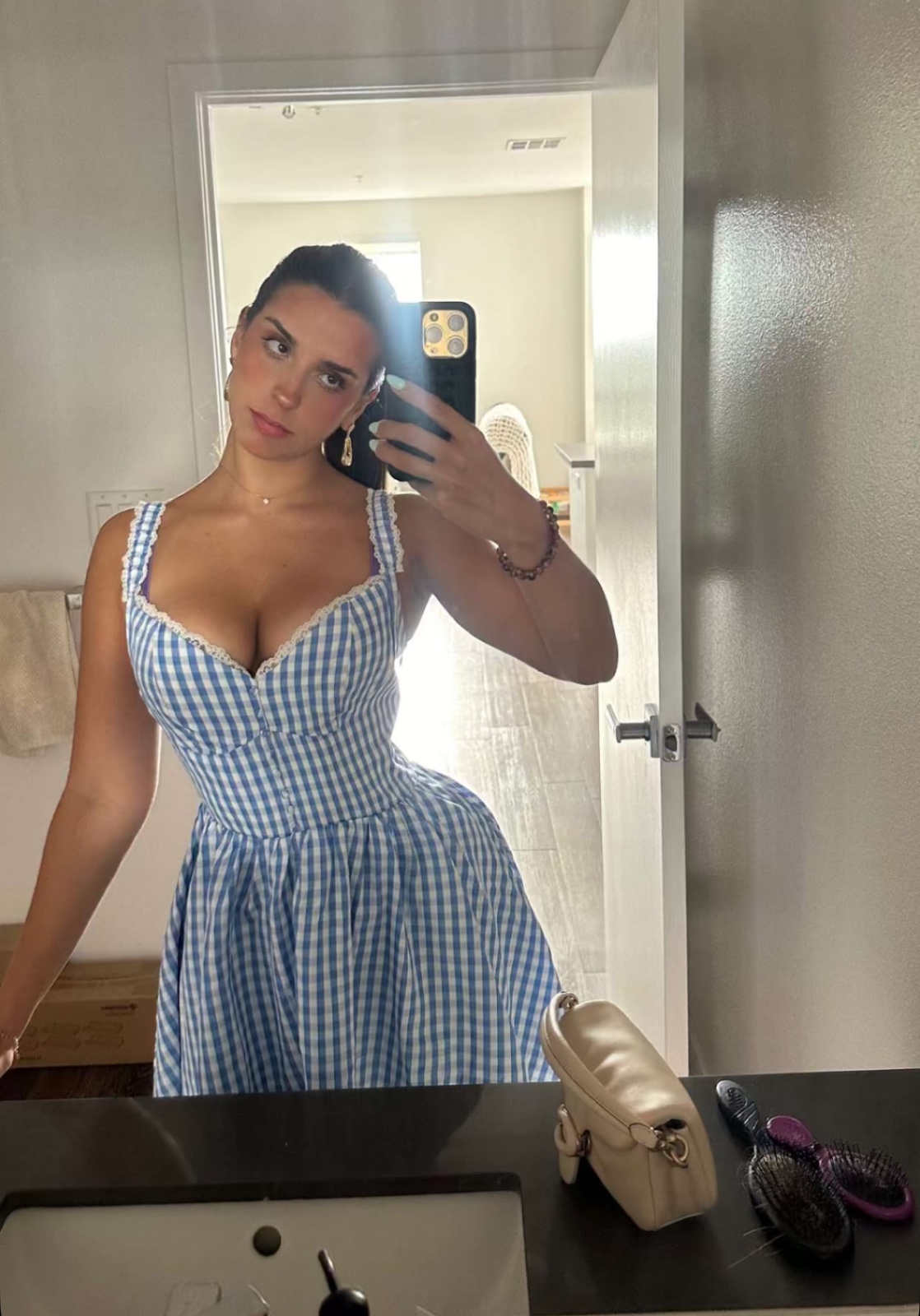 Your playful shorty is horny asf 🍆💦 and available for hookup. Dare to discover true pleasure😇