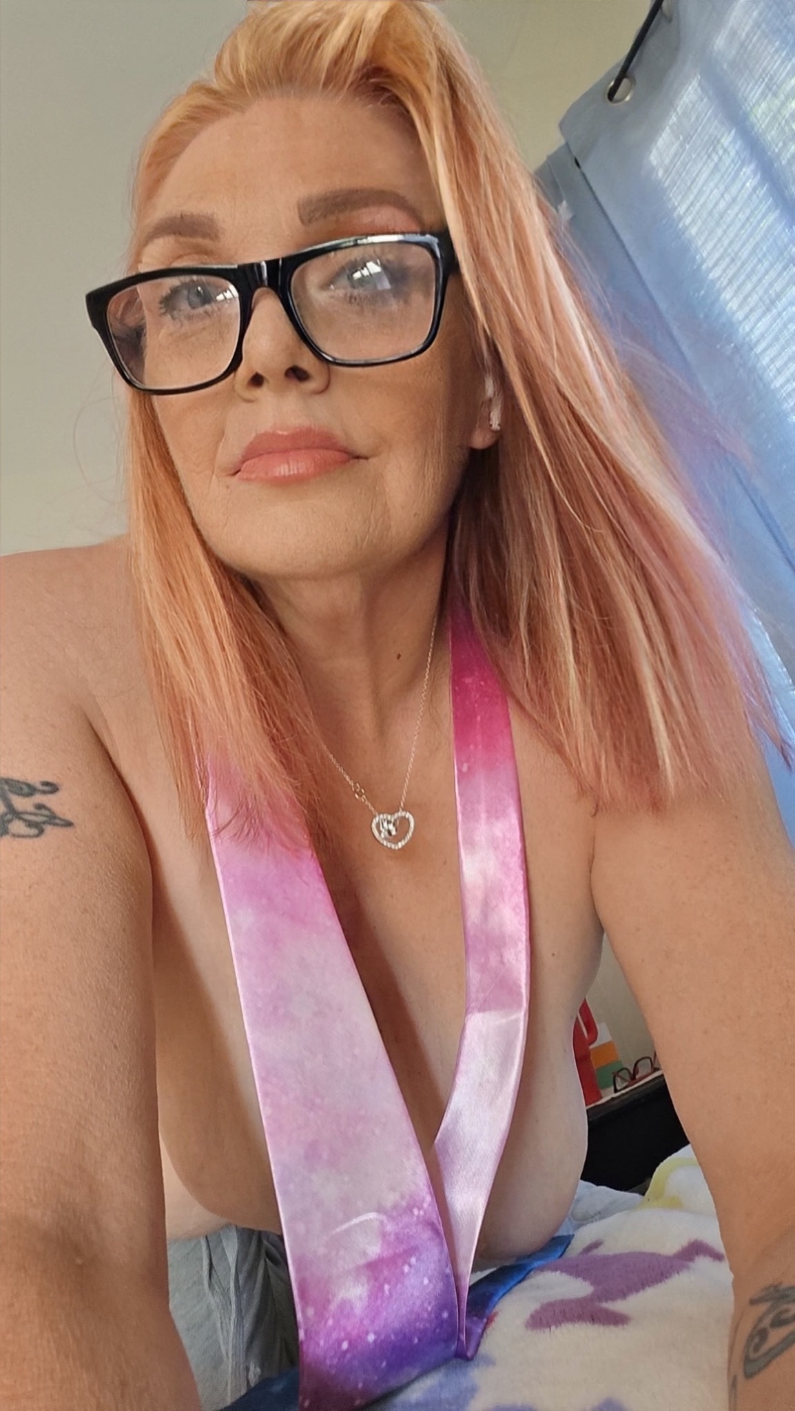 AMAZING SKILLS MATURE BUSTY BLONDES