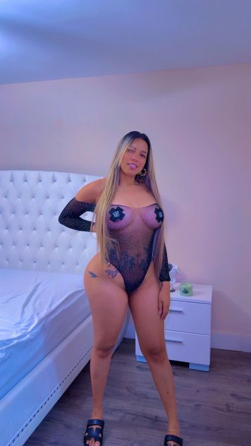 Sexy and sweet Latin girl in you city