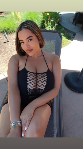 High Class Curvy & Unforgettable