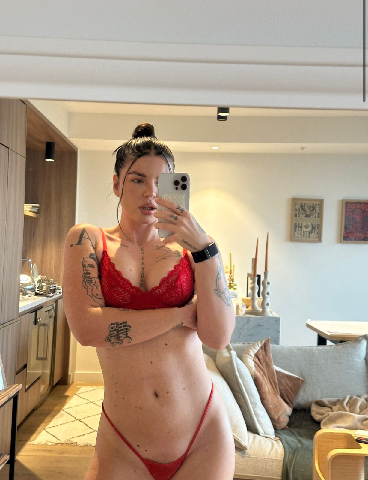 Sexy brunette 👱‍♀️wants Raw Sex👅💦😝🍑Hookup:hitme on snap - t.annah012