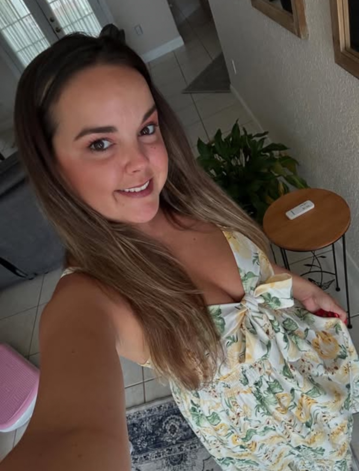 Cute escort available for hookup